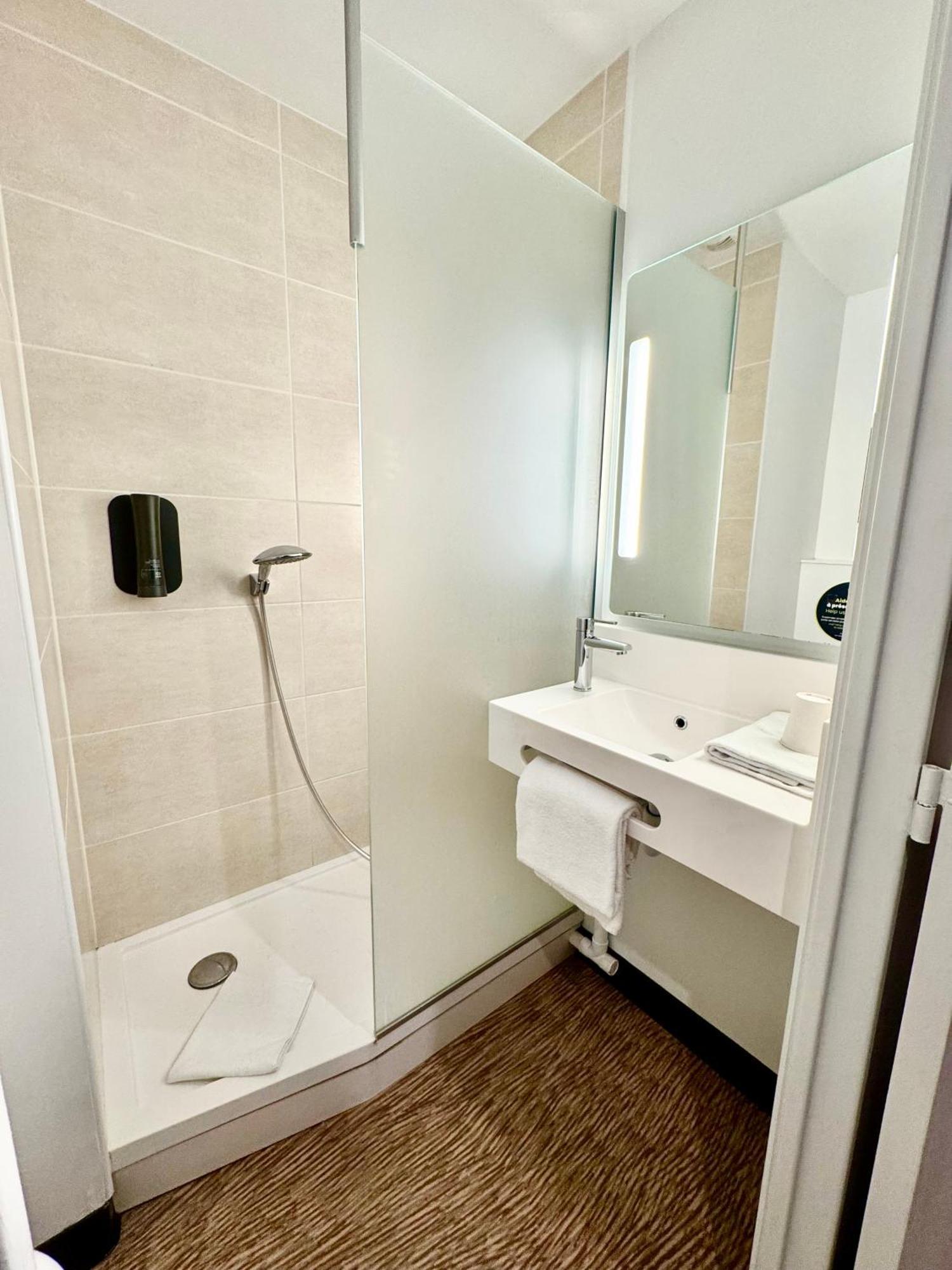 B&B Hotel Lille Centre Grand Palais Екстериор снимка