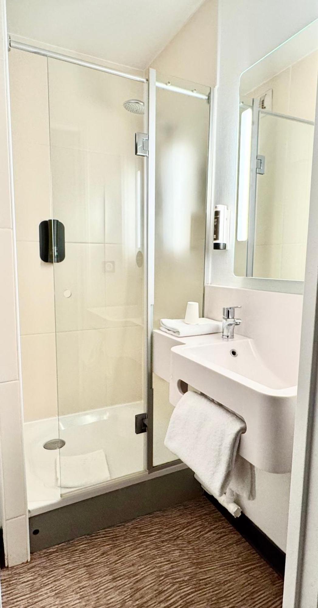 B&B Hotel Lille Centre Grand Palais Екстериор снимка