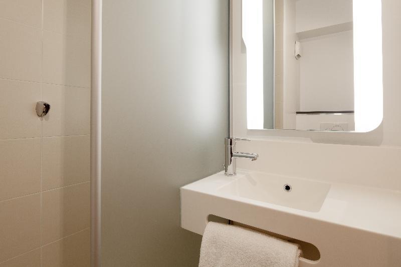 B&B Hotel Lille Centre Grand Palais Екстериор снимка
